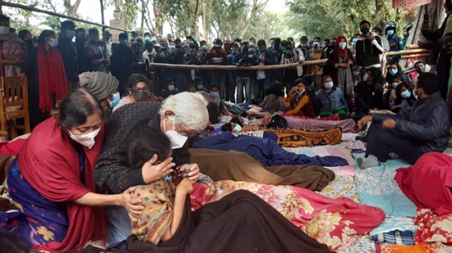 SUST students end hunger strike 