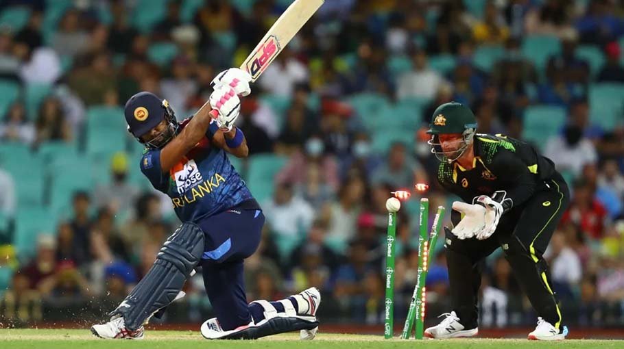 Australia win super over after Hazlewood heroics