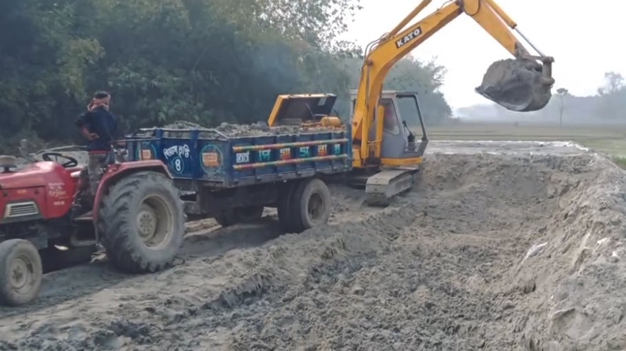 Sand quarrying in Bhairab river going on unabated, farmland in jeopardy