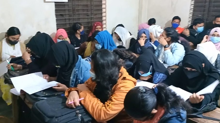 Coaching business rife  in Munshiganj 