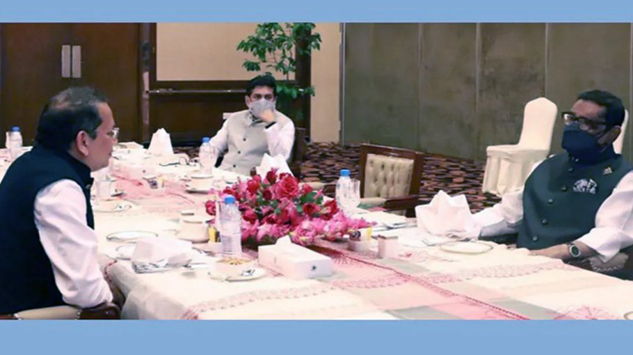 AL holds meeting with BJP foreign affairs chief Vijay Chauthaiwale  