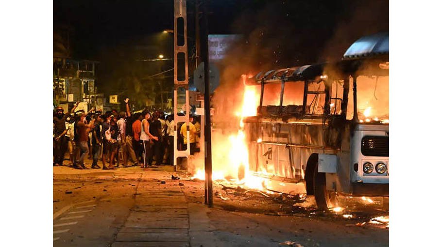 Curfew in Colombo to quell protest