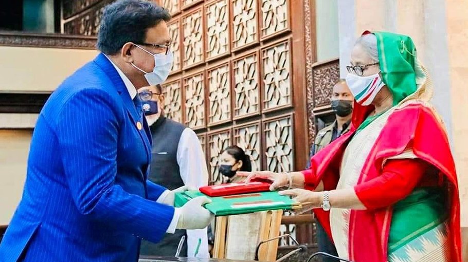 Wheat and Maize Research Institute gets Swadhinata Padak