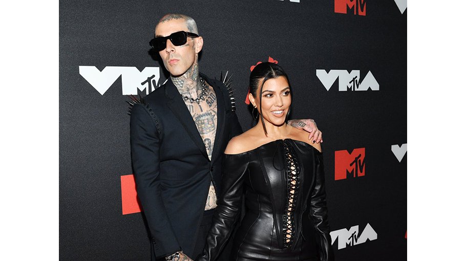 Barker, Kourtney get married in front of just 4 people