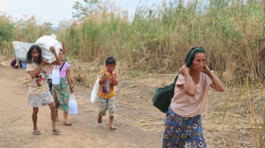 Thailand sends back  Myanmar refugees  despite death risk