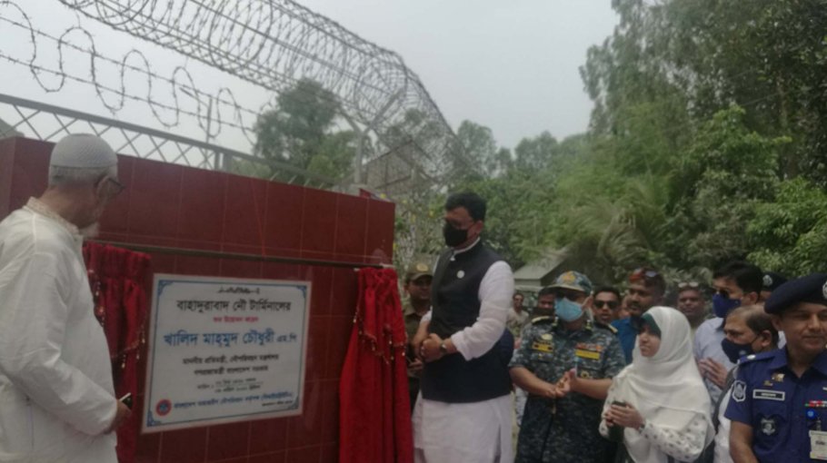 Govt working to upgrade shipping system: Khalid 