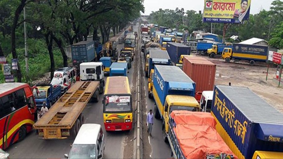 Unfit passenger vehicles plying freely on Dhaka-Ctg Highway