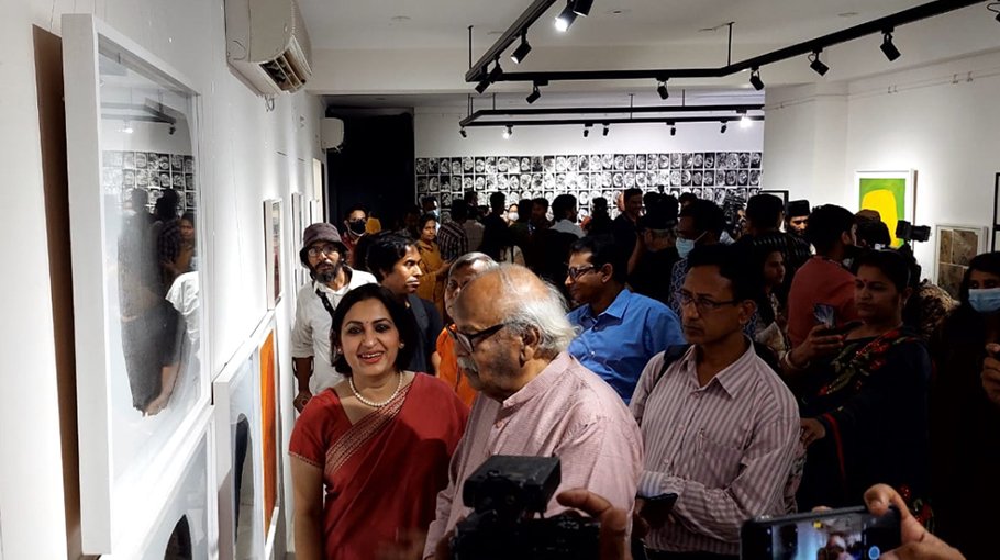 Bipasha Hayat’s solo exhibition ‘Stone Time’ begins at Gallery Chitrak