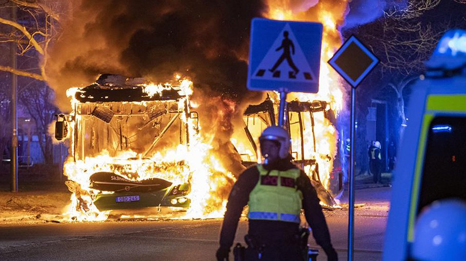 Unrest sparked by far-right demos continues in Sweden