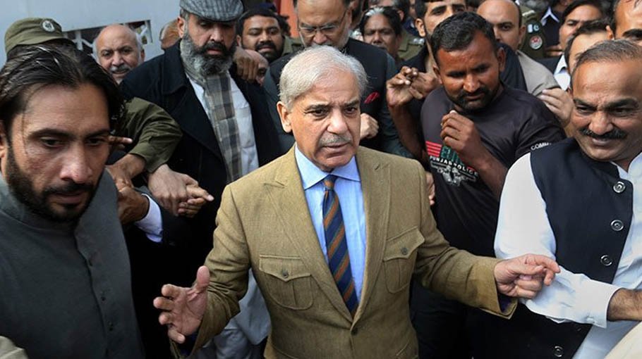 No surprises as Pakistan's new PM names cabinet