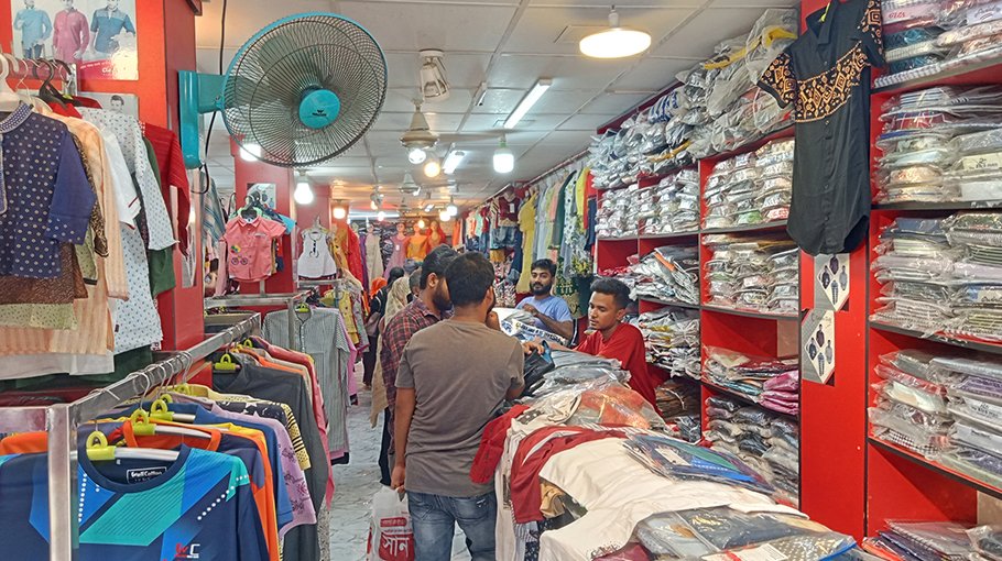 Mirzaganj traders happy with Eid sale