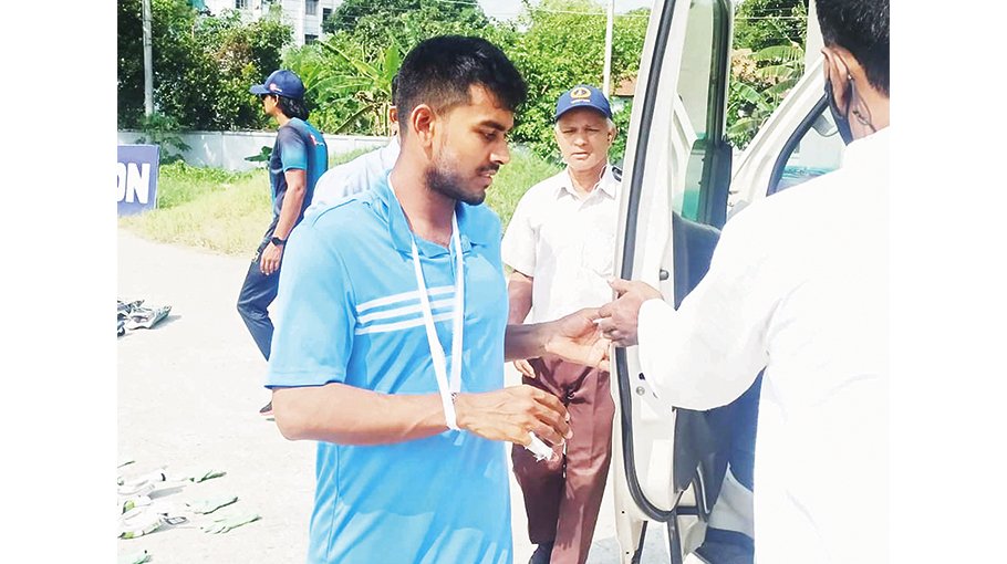 Bangladesh suffer Mushfiqur, Miraz injury blow