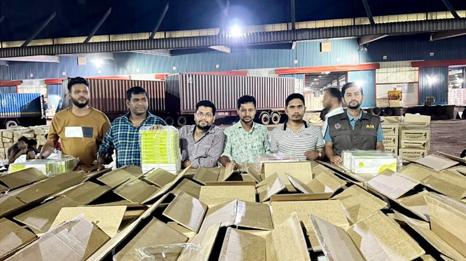 Customs siezes foreign cigarettes worth Tk 7 cr