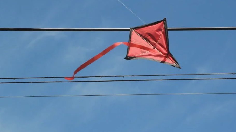 ‘Refrain from flying kites near power lines’