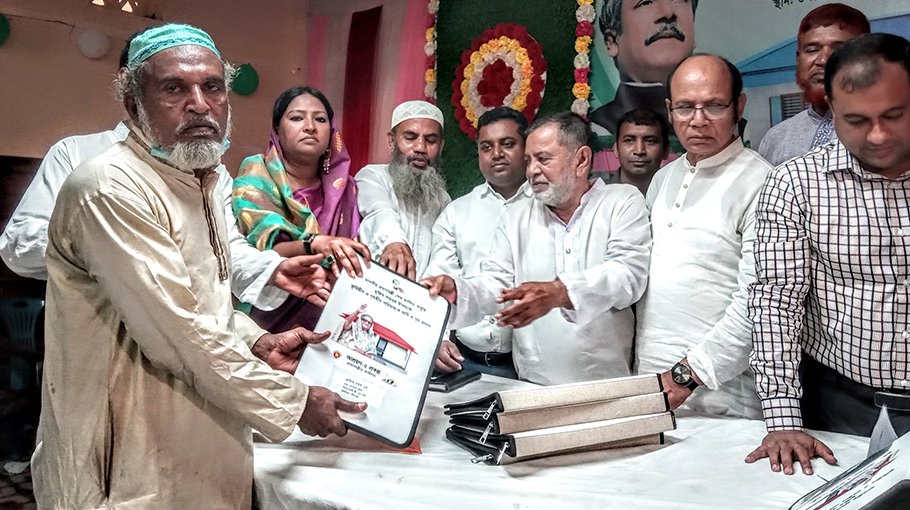 120 poor families bask in joy getting new houses in Kalapara