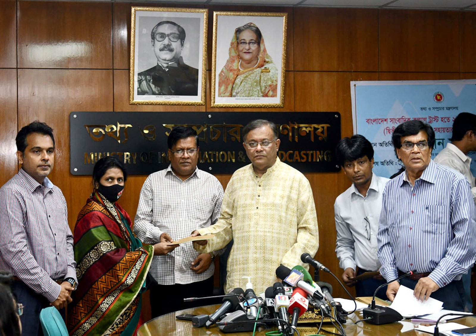 Hasan urges BNP to point out govt’s mistakes 