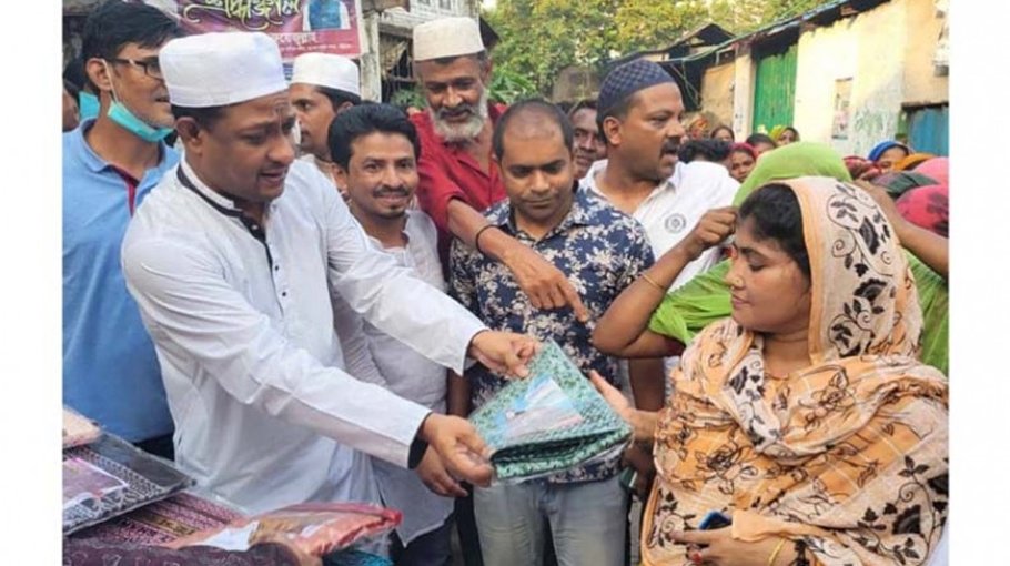 4,000 people in Ctg get Babar’s Eid gift