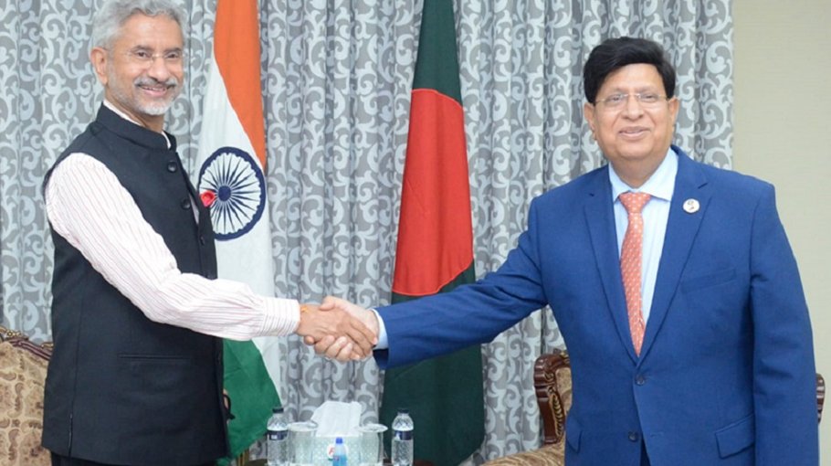 Momen, Jaishankar vow to strengthen ties further
