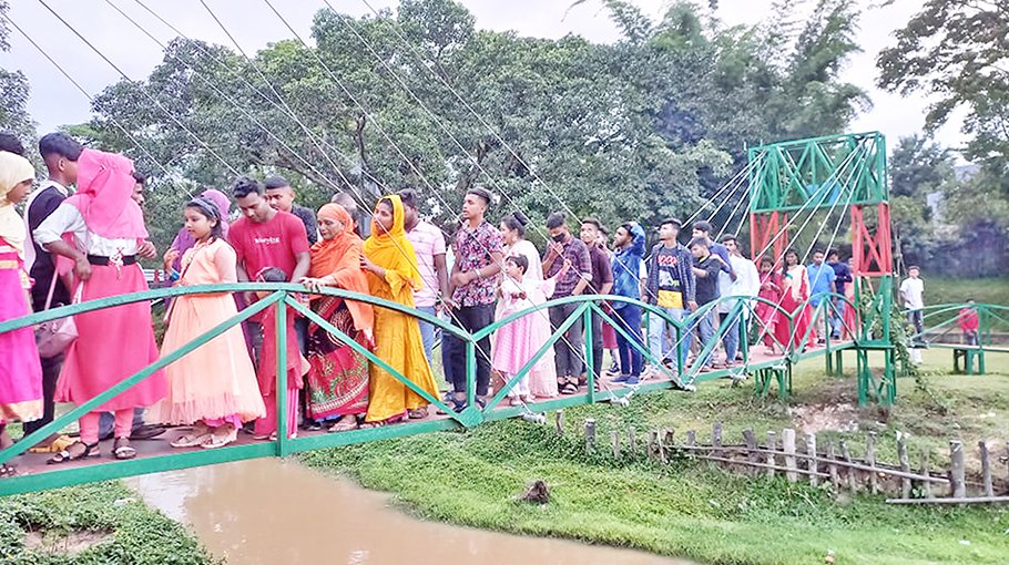 Nature enthusiasts crowd Moulvibazar