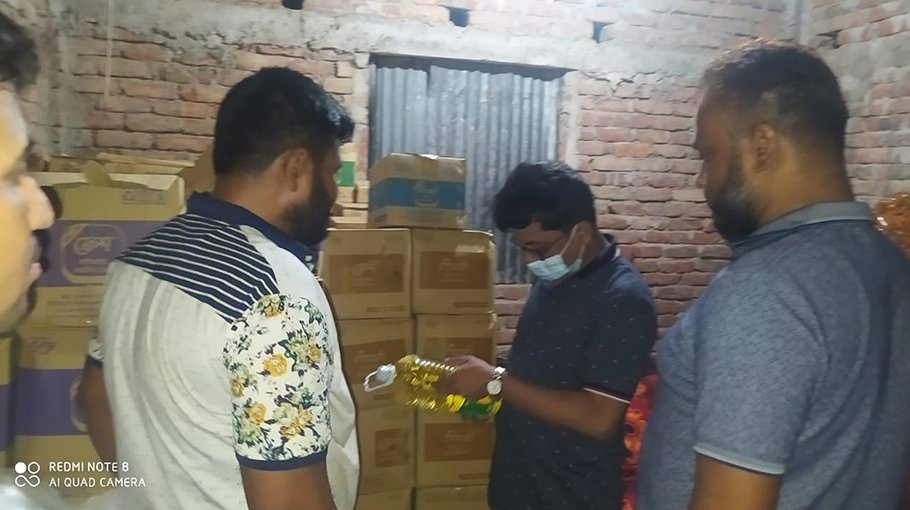 ‘2328 liters oil found of trader’s house in Fatikchhari’