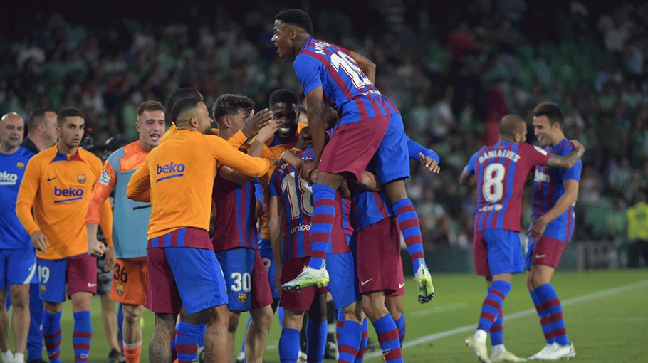 Barca secure Champions League spot