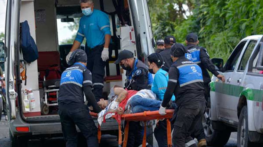 Ecuador prison riot leaves 44 dead, 108 on the run