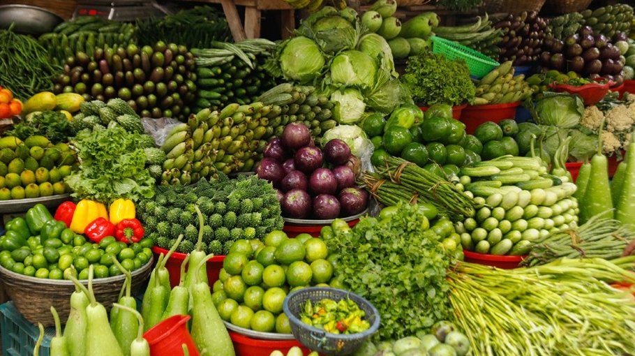 Prices of veg, essential commodities go up 