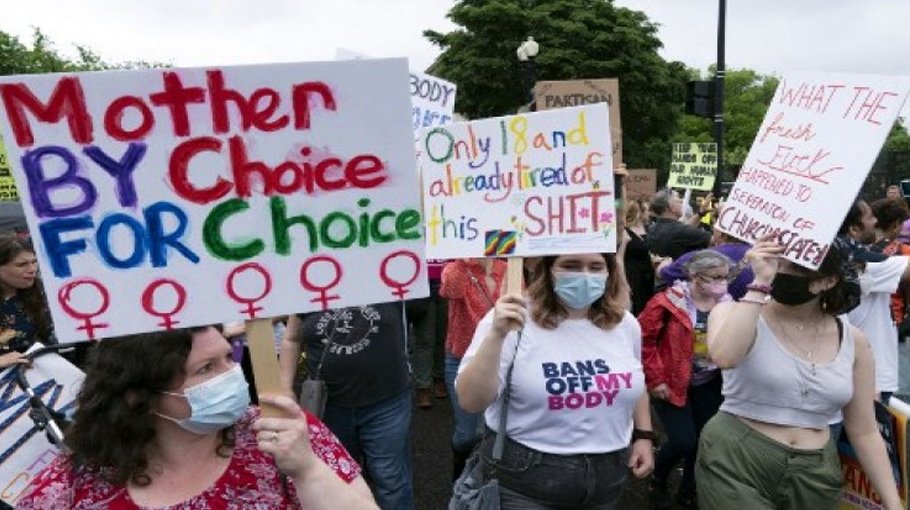 Thousands rally across US for abortion rights