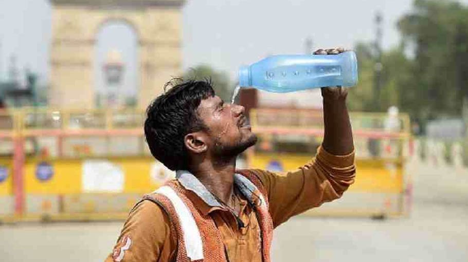 Delhi suffers at 49C as heatwave sweeps India