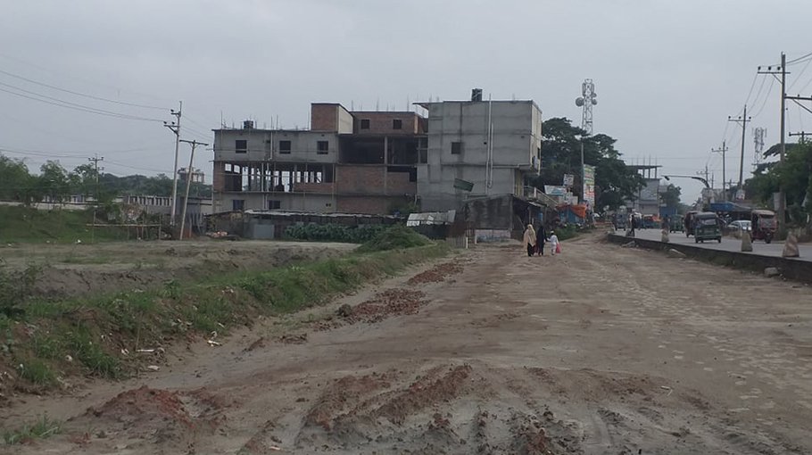 Influential bodies fill up 200-yr-old ponds in Cumilla