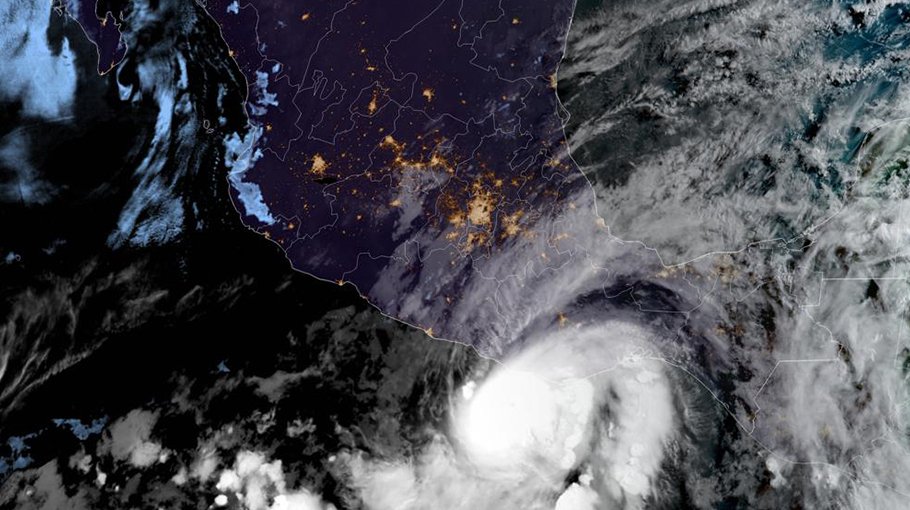 Hurricane Agatha sets May record, then weakens over Mexico
