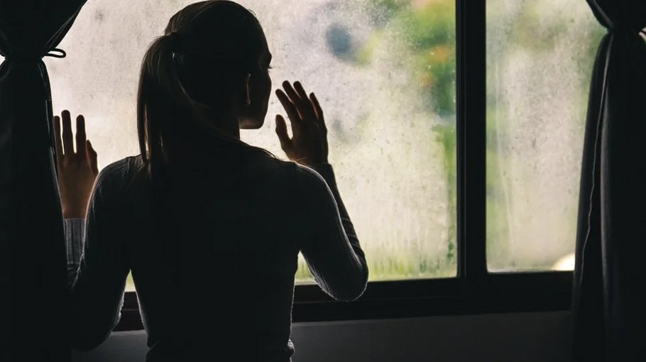 Lockdowns and health of young adults