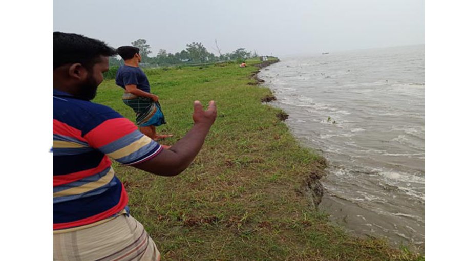 Bera erosion devours houses, arable land