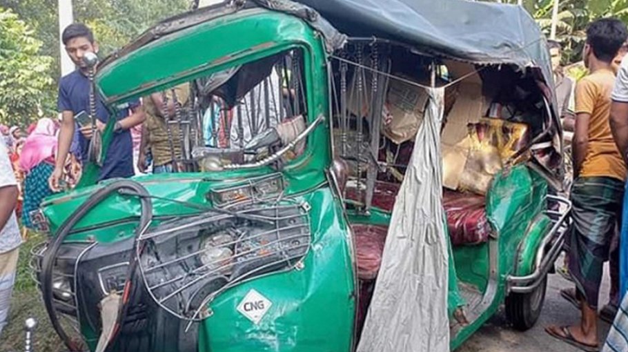 Truck runs over, kills  journalist in Trishal