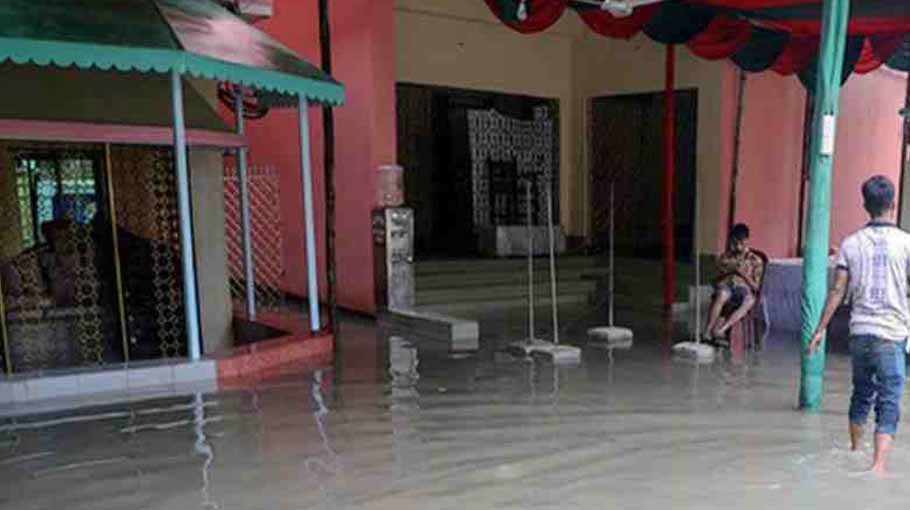 Major areas in Ctg city get waterlogged, 2 electrocuted  