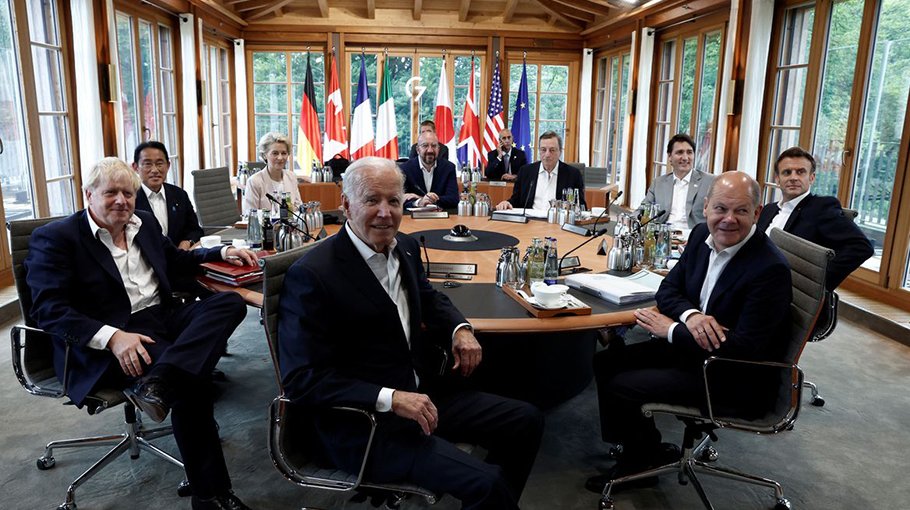 G-7 leaders end summit pledging to hurt Russia economically