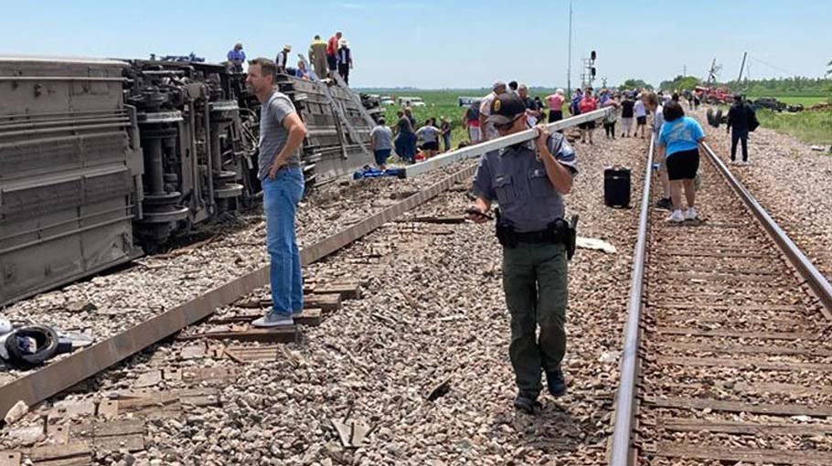 Three dead, multiple injuries in US train derailment
