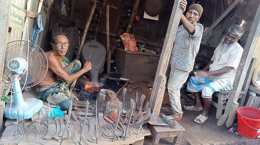 Last moment busyness at smithies in Patuakhali