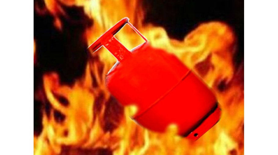 Gas cylinder explosion injures farmer in Santhia
