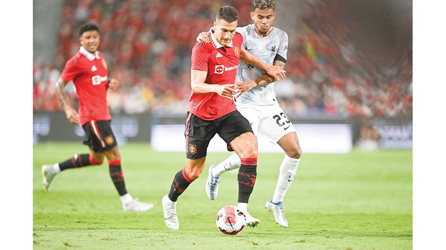 United trounce Liverpool 4-0