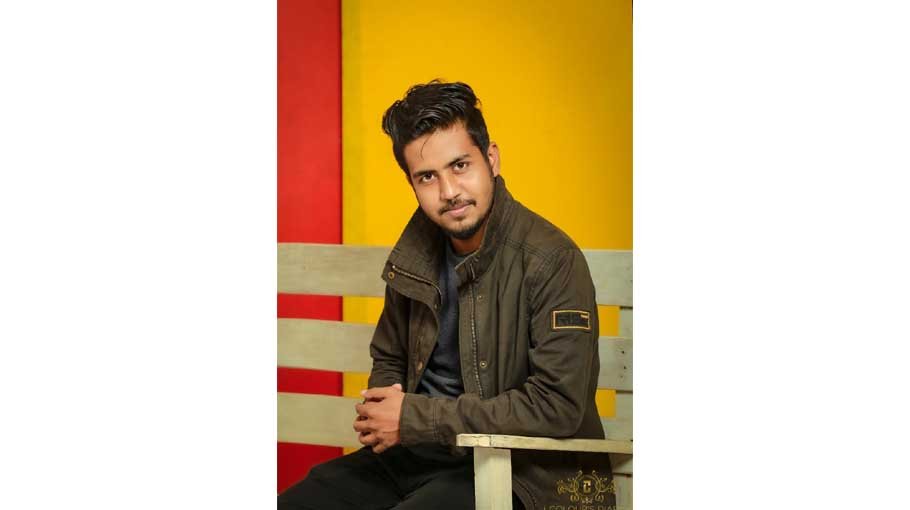 Arshan Parvez appearing as judge of a photo contest