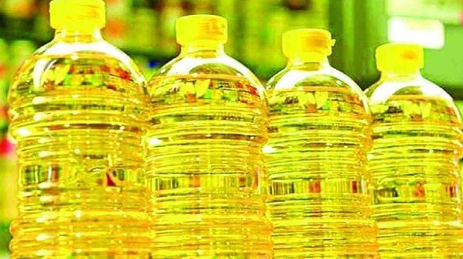 Edible oil price cut by Tk 53 per litre in Ctg wholesale market