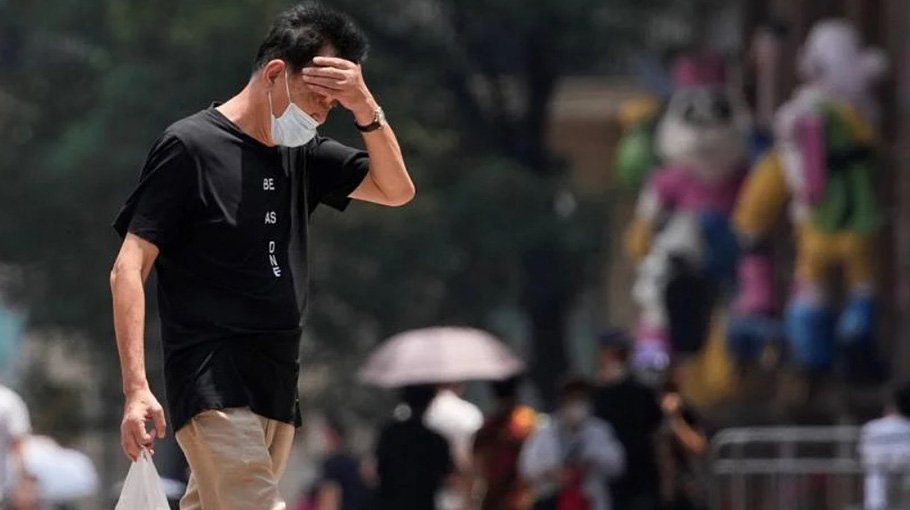 China’s Xinjiang warns of floods,  cotton risks amid sizzling heatwaves