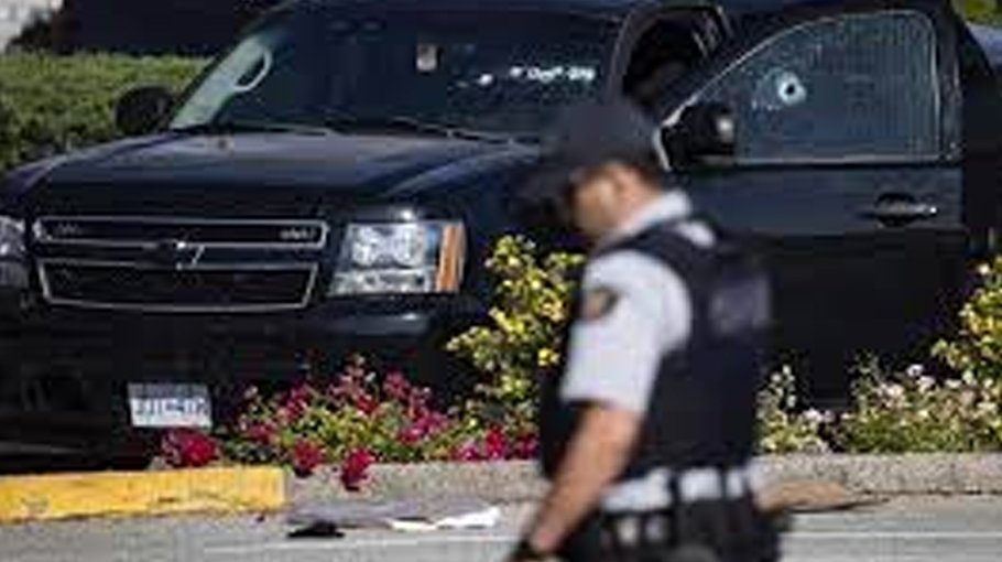 Gunman slain after rampage kills 2, hurts 2 near Vancouver