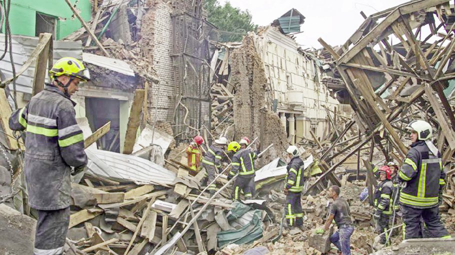 Russia aims new air strikes at Black Sea coastal targets