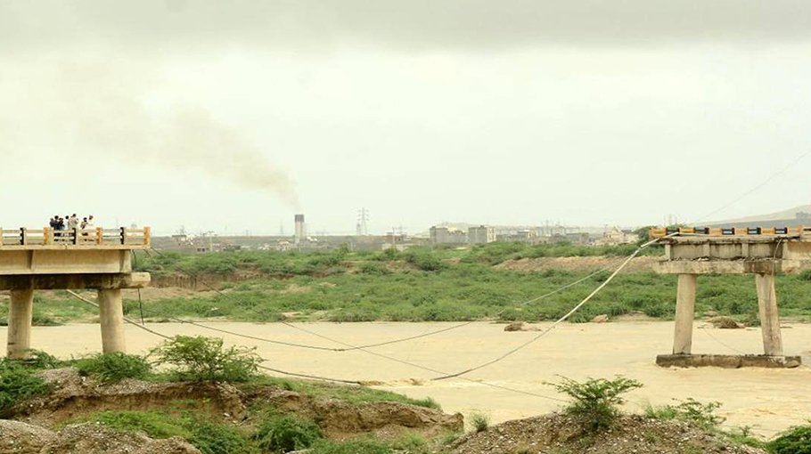357 killed, over 400 injured as monsoon rain continues to batter Pakistan