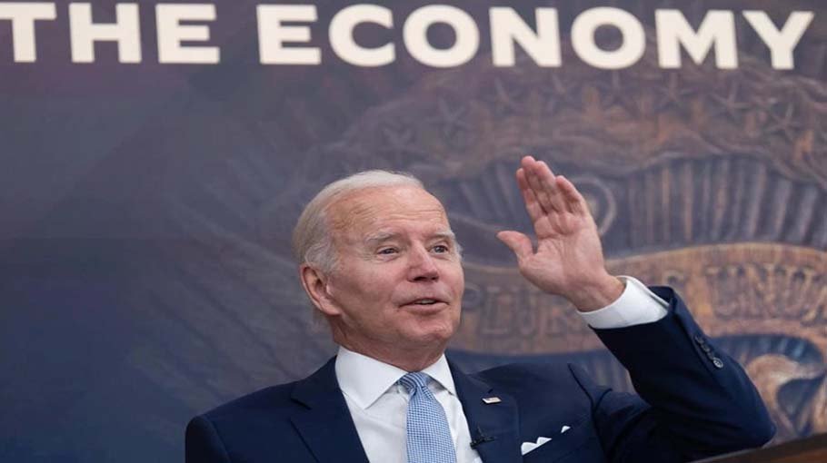 Recession fears deepen  as US economy  contracts again