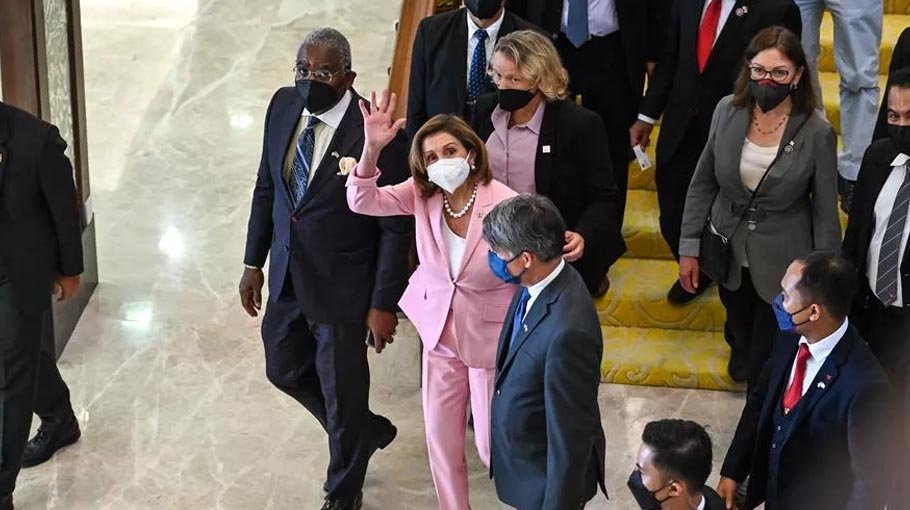 Pelosi arrives in Malaysia, tensions rise over Taiwan visit