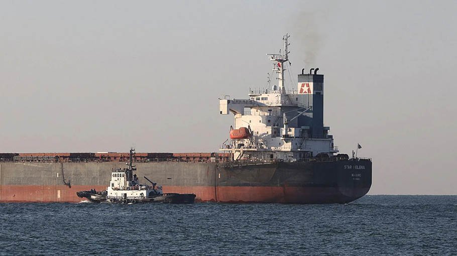 Four ships carrying foodstuffs sail from Ukraine