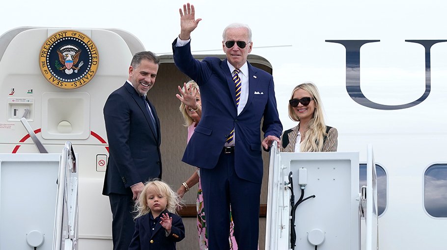 Biden begins summer vacation with family in South Carolina